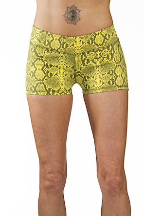 Yoga Hotpants - Yellow Grey Snake - Beach Shorts - FUNKY SIMPLICITY