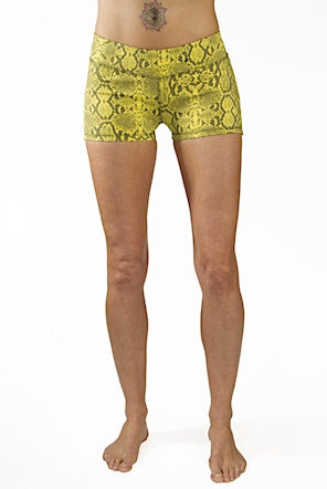 Yoga Hotpants - Yellow Grey Snake - Beach Shorts - FUNKY SIMPLICITY