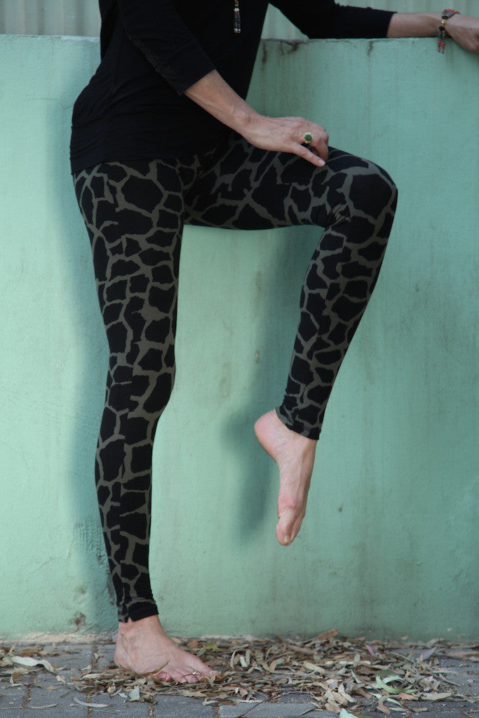 Leggings Olivegreen Black Giraffe - FUNKY SIMPLICITY
